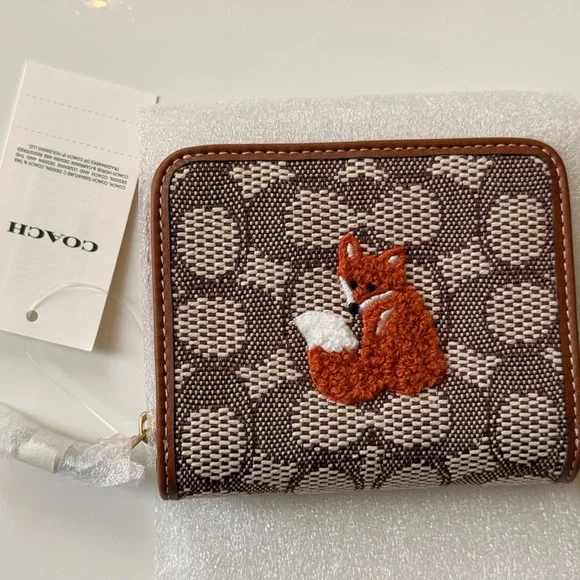 Coach Billfold Zip Wallet in Signature Jacquard with Fox Motif - Picture 1 of 3